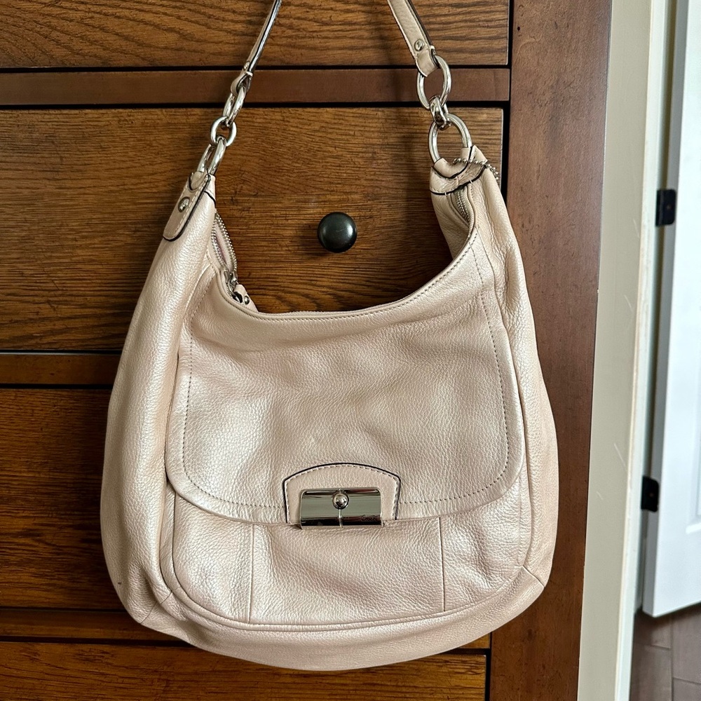 Coach metallic champagne leather shoulder bag (used)